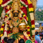 అన్నపూర్ణాదేవి అలంకారంలో దుర్గమ్మ.. ఇంద్రకీలాద్రికి పోటెత్తిన భక్తులు