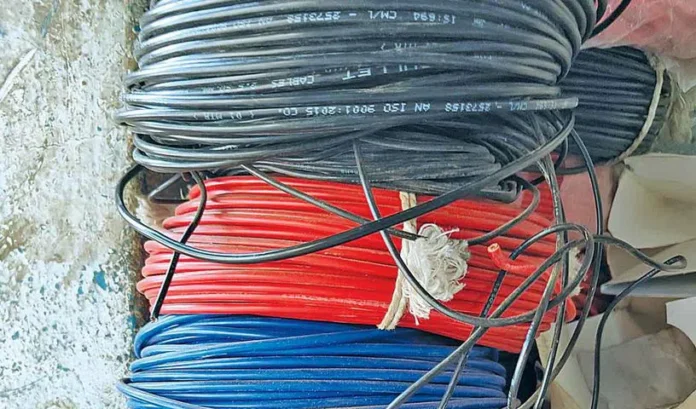 wires_V_jpg--816x480-4g